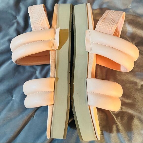 Koolaburra BY UGG ANIDA Puffy Quilted Faux Leather Slide Sandal Apricot 9.5 NIB - Picture 6 of 9